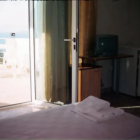 Hotel Family Santorini 3*