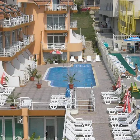 Family Santorini Hotel