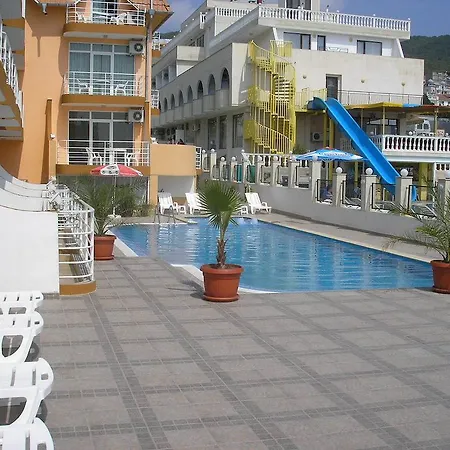 Hotel Family Santorini 3*